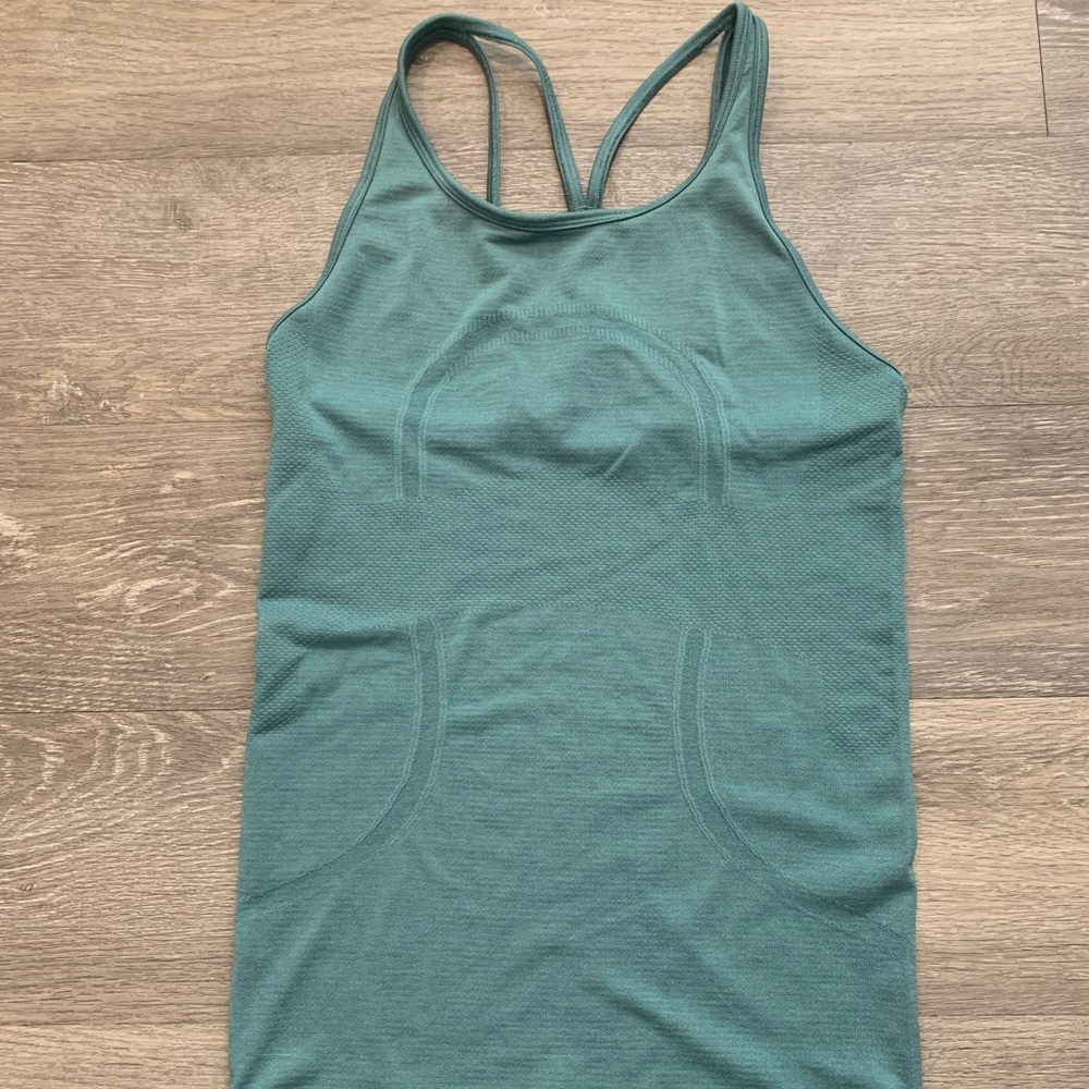 Lululemon Swiftly style tank